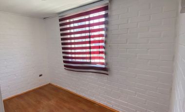 Casa esquina de dos pisos en comuna de Maipú en arriendo