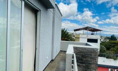 casa vacía  de renta moderna en conjunto  3 habitaciones 2 parqueos jardín pérgola de BBQ  sol y luz natural