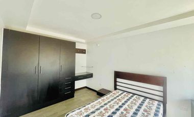 casa vacía  de renta moderna en conjunto  3 habitaciones 2 parqueos jardín pérgola de BBQ  sol y luz natural