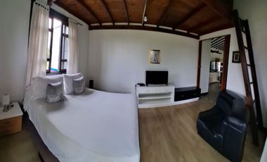 VENTA DE CHALET. VIA MONTENEGRO