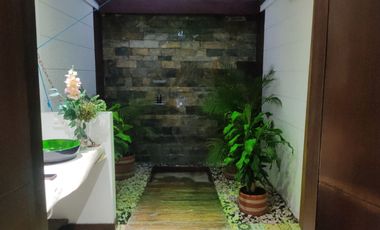 VENTA DE CHALET. VIA MONTENEGRO