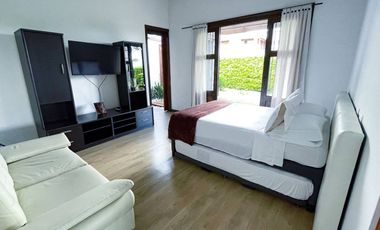 VENTA DE CHALET. VIA MONTENEGRO