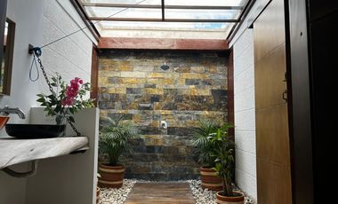 VENTA DE CHALET. VIA MONTENEGRO