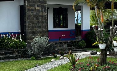 VENTA DE CHALET. VIA MONTENEGRO