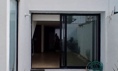 RENTO CASA 4 RECAMARAS EN AMARA A19