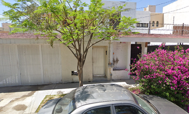 HERMOSA CASA DUPLEX EN LOMAS DE GUADALUPE