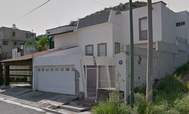 HERMOSA CASA CON ALBERCA EN GOMEZ PALACIO