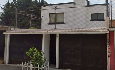 OPORTUNIDAD, HERMOSA CASA EN METEPEC