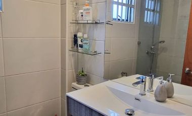 Se arrienda, Espectacular Casa con Piscina Temperada 4 dormitorios + sala multiuso - Chicureo