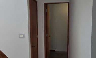 Se arrienda, Espectacular Casa con Piscina Temperada 4 dormitorios + sala multiuso - Chicureo