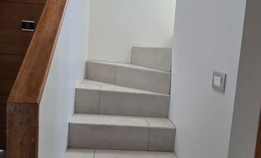 Se arrienda, Espectacular Casa con Piscina Temperada 4 dormitorios + sala multiuso - Chicureo