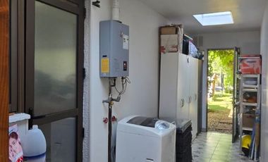 Se arrienda, Espectacular Casa con Piscina Temperada 4 dormitorios + sala multiuso - Chicureo