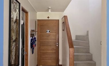 Se arrienda, Espectacular Casa con Piscina Temperada 4 dormitorios + sala multiuso - Chicureo