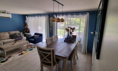 Se arrienda, Espectacular Casa con Piscina Temperada 4 dormitorios + sala multiuso - Chicureo