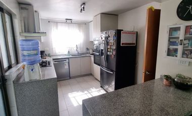 Se arrienda, Espectacular Casa con Piscina Temperada 4 dormitorios + sala multiuso - Chicureo