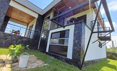 VENTA O PERMUTA INCREIBLE CASA CAMPESTRE A 10 MINUTOS DE QUIMBAYA (QUINDÍO) / Casa Campestre Eje Cafetero / Casa Campestre Nueva / Piscina / Jacuzzi