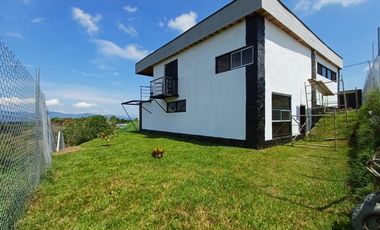 VENTA O PERMUTA INCREIBLE CASA CAMPESTRE A 10 MINUTOS DE QUIMBAYA (QUINDÍO) / Casa Campestre Eje Cafetero / Casa Campestre Nueva / Piscina / Jacuzzi
