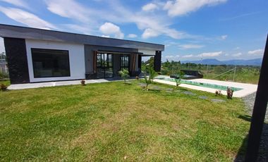 VENTA O PERMUTA INCREIBLE CASA CAMPESTRE A 10 MINUTOS DE QUIMBAYA (QUINDÍO) / Casa Campestre Eje Cafetero / Casa Campestre Nueva / Piscina / Jacuzzi