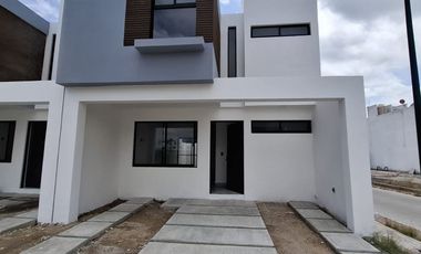 CASA EN VENTA EN FRACCIONAMIENTO BOSQUES DE SAN JUAN
