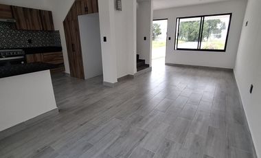 CASA EN VENTA EN FRACCIONAMIENTO BOSQUES DE SAN JUAN