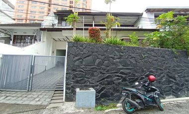 Disewakan rumah furnish siap huni bandung utara Budisari  Setiabudi Bandung dkt UPI, NHI, RSHS, Rs. Advent, ITB