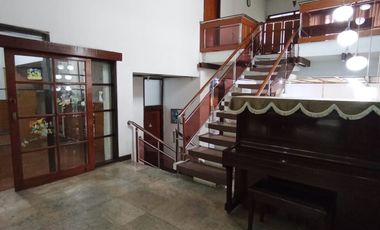 Disewakan rumah furnish siap huni bandung utara Budisari  Setiabudi Bandung dkt UPI, NHI, RSHS, Rs. Advent, ITB