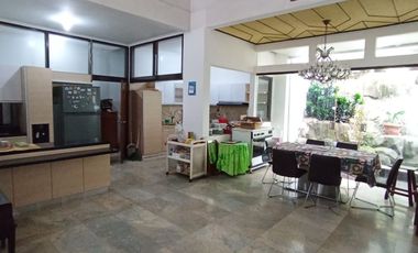 Disewakan rumah furnish siap huni bandung utara Budisari  Setiabudi Bandung dkt UPI, NHI, RSHS, Rs. Advent, ITB