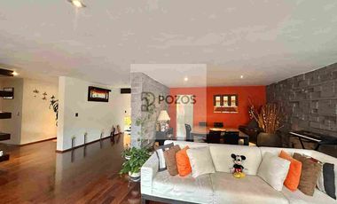 Residencia de 1 nivel con amplios espacios interiores y terraza