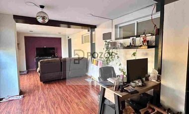 Residencia de 1 nivel con amplios espacios interiores y terraza