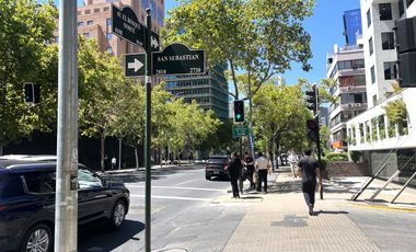 Arriendo Excelente Oficina, Bosque Norte, Total Remodelada.