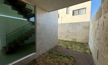 CASA EN VENTA, FRACC. SONTERRA, SALAMANCA, GTO.