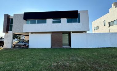 CASA EN VENTA, FRACC. SONTERRA, SALAMANCA, GTO.
