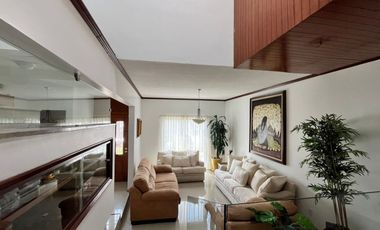 CASA EN RENTA LOMAS DE BELLAVISTA
