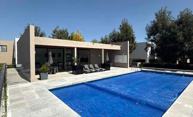 Casa en Condominio Inspira Zibata Querétaro, con seguridad, alberca
