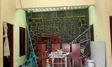 jual cepat  rumah   bonus finising di CHATT ulang 1 menit kejalan raya propinsi , di mojongapit Jombang