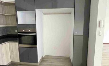 MADERNA CASA EN RENTA EN LOMAS DE ANGELÓPOLIS.  CERCA DE BARRIO CASCATTA