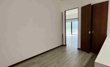 MADERNA CASA EN RENTA EN LOMAS DE ANGELÓPOLIS.  CERCA DE BARRIO CASCATTA