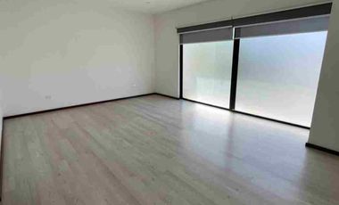 MADERNA CASA EN RENTA EN LOMAS DE ANGELÓPOLIS.  CERCA DE BARRIO CASCATTA