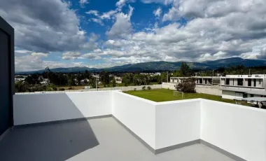 CASA EN VENTA, 3 HABITACIONES - TUMBACO QUITO ECUADOR