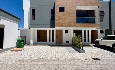 CASA EN VENTA, 3 HABITACIONES - TUMBACO QUITO ECUADOR