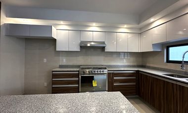 Casa en Coto Altanza en Soaré III, Solares, Zapopan