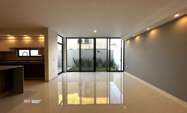 Casa en Coto Altanza en Soaré III, Solares, Zapopan