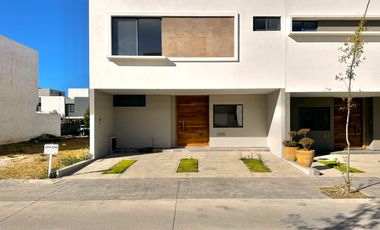 Casa en Coto Altanza en Soaré III, Solares, Zapopan