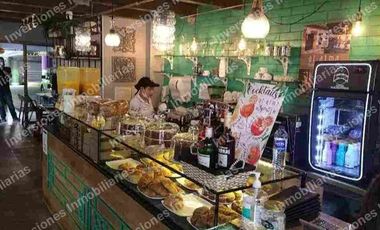 Local OVIEDO, esquina