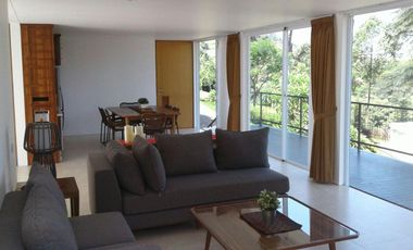 Dijual Rumah Villa Luas Asri di Dago Village