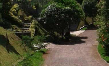Dijual Rumah Villa Luas Asri di Dago Village