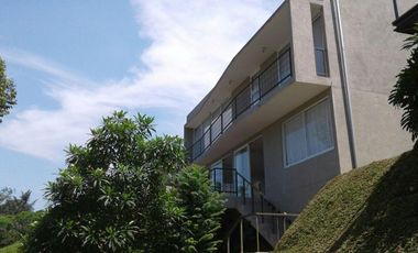 Dijual Rumah Villa Luas Asri di Dago Village