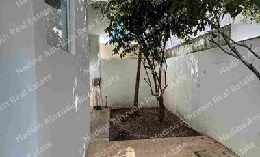 CASA EN RENTA UBICADA EN RESIDENCIAL AQUA I,  CANCÚN SOBRE AVENIDA HUAYACAN,4 RECÁMARAS, AMENIDADES, SEGURIDAD 24 HORAS.
