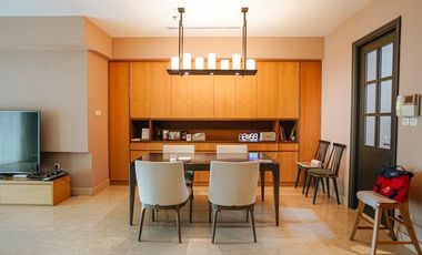 Disewa apartemen pakubuwono Residence Furnished 3+1BR at Jakarta Selatan