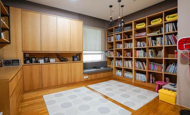 Disewa apartemen pakubuwono Residence Furnished 3+1BR at Jakarta Selatan